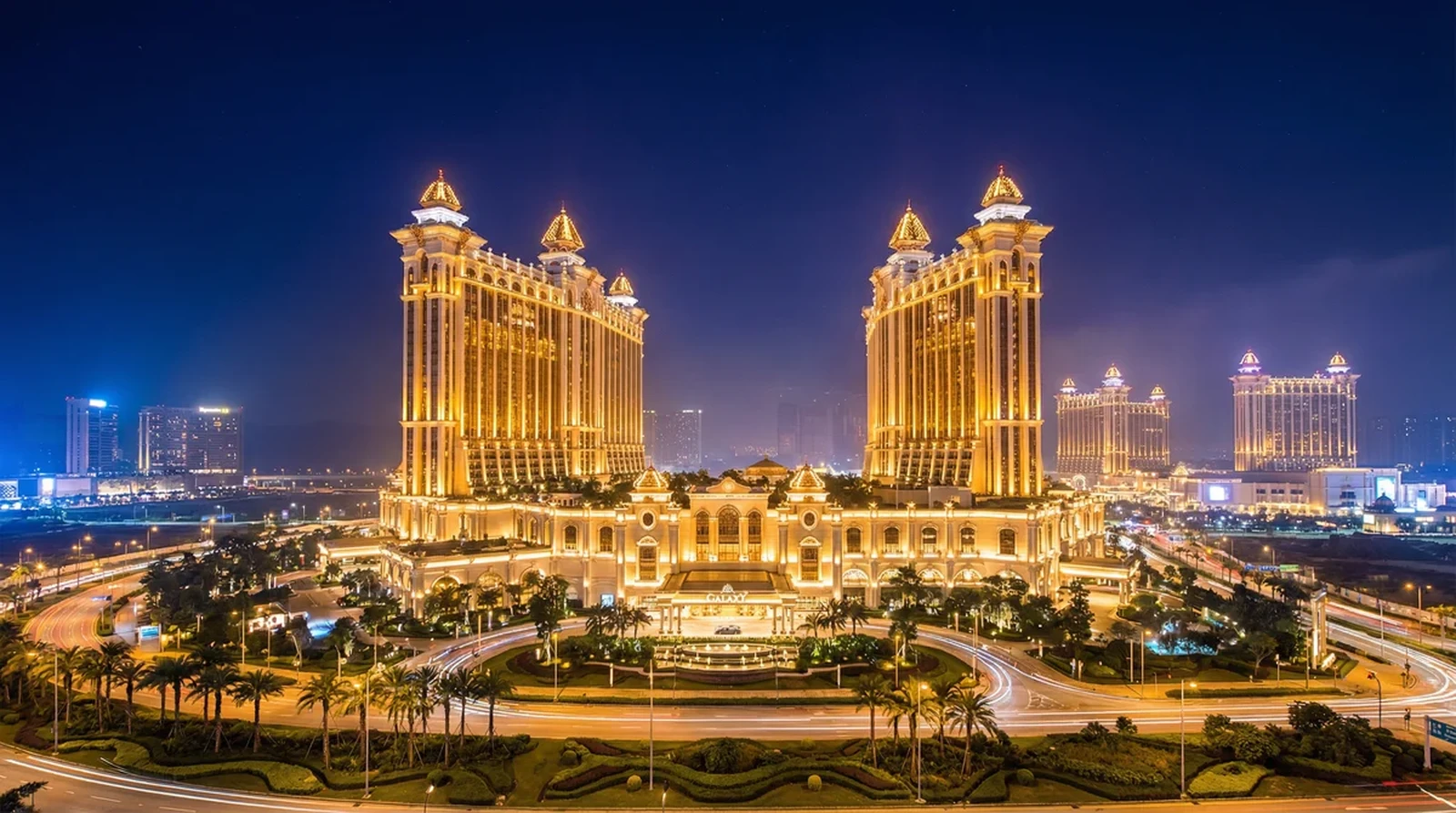 銀河娛樂城外觀夜景